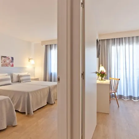 Hotel Fergus Club Pineda Splash 4*
