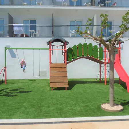 Fergus Club Pineda Splash 酒店 4*