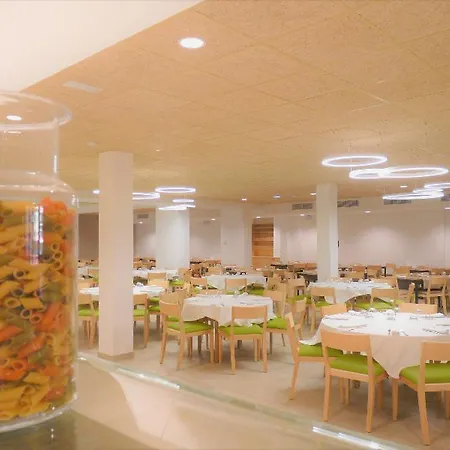 Fergus Club Pineda Splash